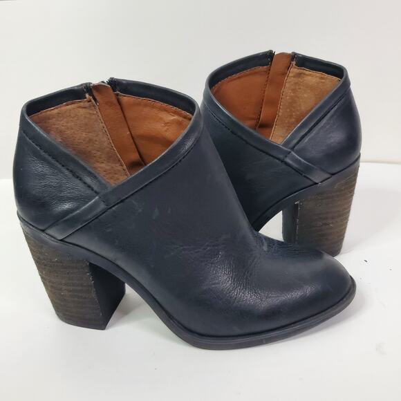 Lucky Brand Women's Size 7M Salza Black Leather Ankle Booties Block Cutout - Picture 10 of 10